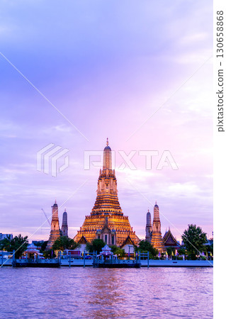 Wat Arun evening view 130658868