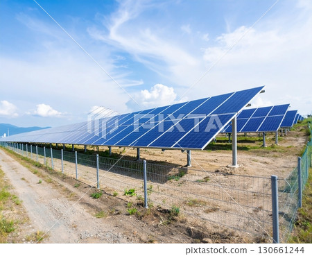 山中巨型太陽能發電系統 130661244