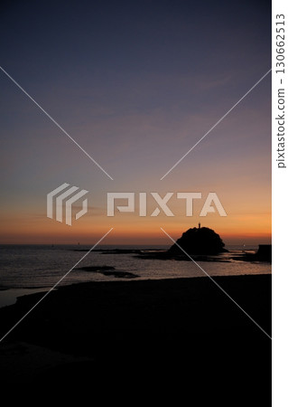 在海上日落 在海上日落 130662513