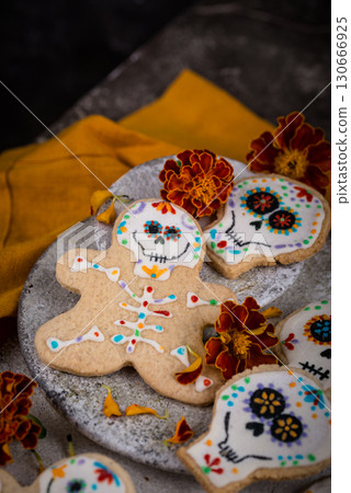 Mexican Halloween Dia de los Muertos cookies 130666925