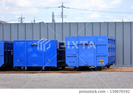 Waste container image 130670592