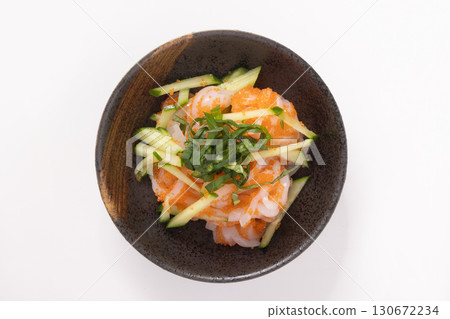 魷魚乾刺身配小黃瓜和飛魚籽 魷魚乾刺身配小黃瓜和飛魚籽 130672234