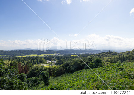 【山形縣舟形町】從舟形若湯溫泉眺望山川、河流和村莊 【山形縣舟形町】從舟形若湯溫泉眺望山川、河流和村莊 130672245