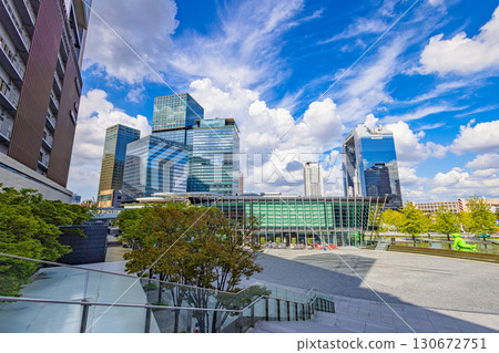 Grand Front Osaka（陽光明媚的九月早晨） 130672751