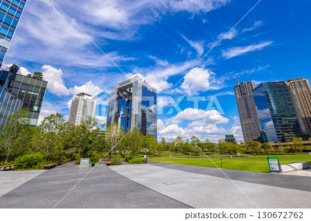 Grand Front Osaka(陽光明媚的九月早晨) Grand Front Osaka(陽光明媚的九月早晨) 130672762