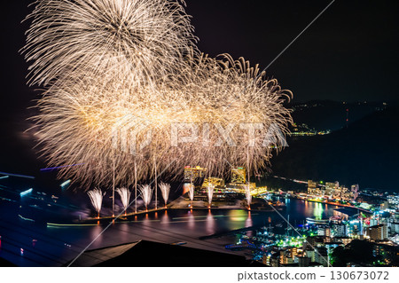 熱海海濱煙火大會：熱海夜景與空中尼加拉瀑布 130673072