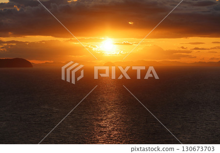 Sunset at Hiuchi Nada, Ibuki Island, and Enjo Island in Kannonji City, Kagawa Prefecture Sunset at Hiuchi Nada, Ibuki Island, and Enjo Island in Kannonji City, Kagawa Prefecture 130673703