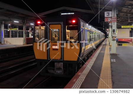 Tottori Station after the last train has arrived (Super Matsukaze) 130674982