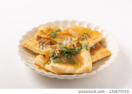 Deep-fried tofu with vegetable sauce Deep-fried tofu with vegetable sauce 130675018