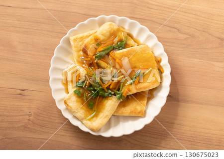 Deep-fried tofu with vegetable sauce Deep-fried tofu with vegetable sauce 130675023