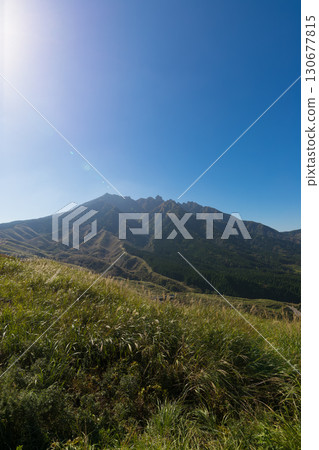 The mountains and blue sky of Minamiaso (Minamiaso, Kumamoto Prefecture) 130677815