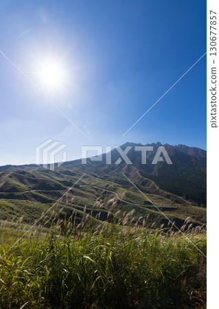 南阿甦的山脈與陽光（熊本縣南阿蘇） 130677857