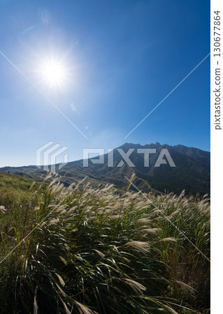 南阿甦的山脈與陽光（熊本縣南阿蘇） 130677864