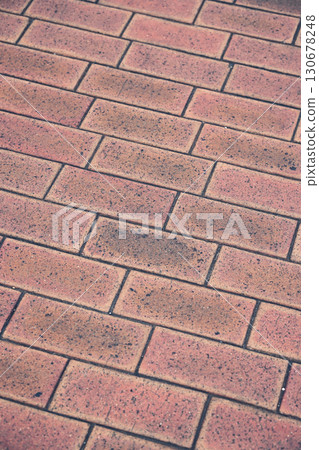用磚鋪成的路 130678248