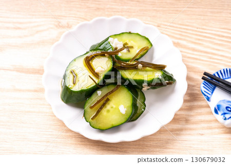 鹽漬黃瓜 130679032