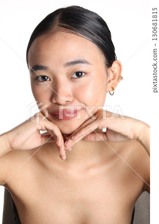 Beautiful woman  Beautiful woman  130681815