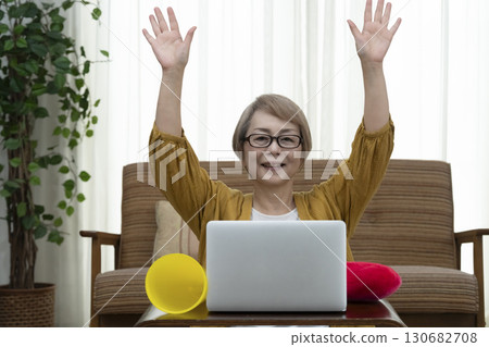 Senior women who support their favorite idols 130682708