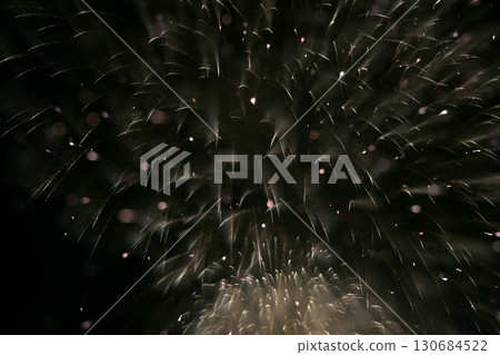 鳥取四季漫步 夏季煙火藝術 鳥取四季漫步 夏季煙火藝術 130684522