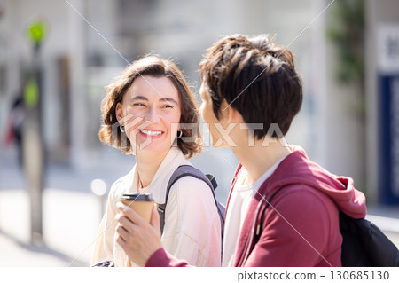 入境旅遊：漫步東京街頭的外國人 130685130