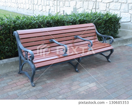 Bench 130685353