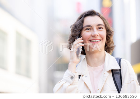 Inbound: Foreign women strolling through the streets of Tokyo Inbound: Foreign women strolling through the streets of Tokyo 130685550