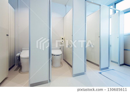 空的廁所 空的廁所 130685611