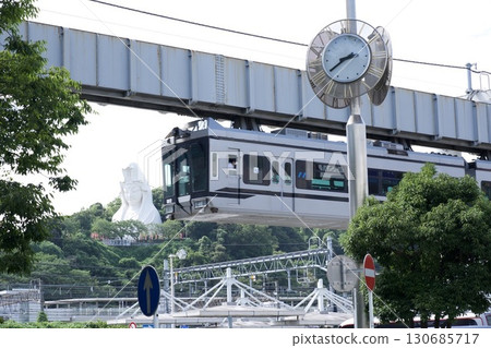 Kannon and the monorail 130685717