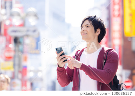 入境:外國人在東京街頭漫步 入境:外國人在東京街頭漫步 130686137