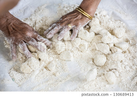 THAILAND PHRAE SA IAP VILLAGE BREAD BAKERY 130689413