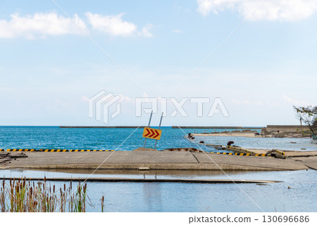 The view of Iida Port one year and eight months after the disaster The view of Iida Port one year and eight months after the disaster 130696686