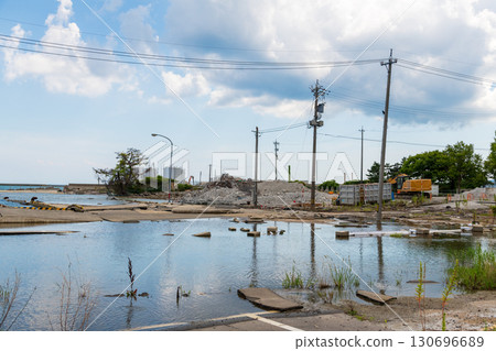 The view of Iida Port one year and eight months after the disaster 130696689