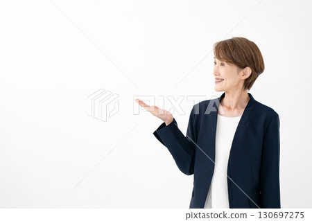 女性商務手勢 130697275