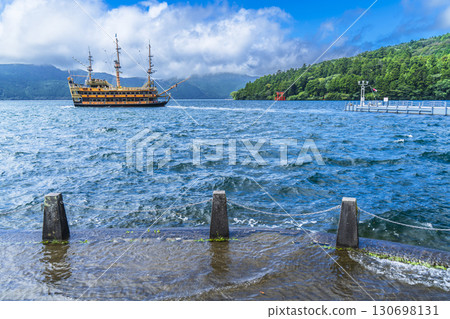 View of Lake Ashi from Motohakone Port [Hakone Town, Kanagawa Prefecture] 130698131