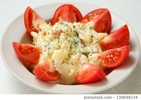 potato salad 130698234