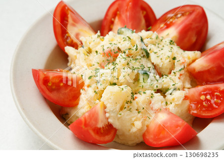potato salad 130698235