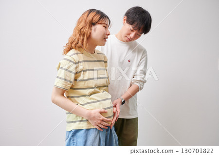 面對面的夫婦，孕婦，孕婦 130701822