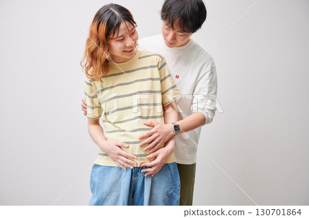 面對面的夫婦，孕婦，孕婦 130701864
