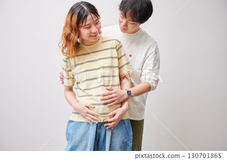 面對面的夫婦，孕婦，孕婦 130701865