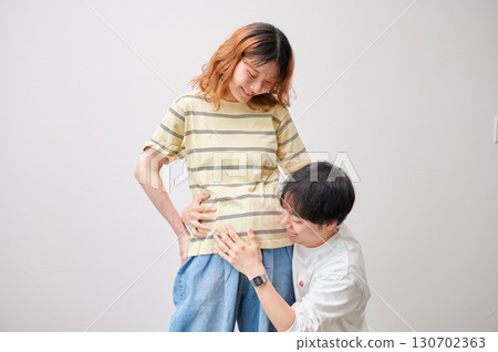面對面的夫婦，孕婦，孕婦 130702363