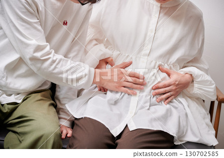 面對面的夫婦，孕婦，孕婦 130702585