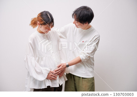Couple facing each other, pregnant woman, maternity Couple facing each other, pregnant woman, maternity 130703003