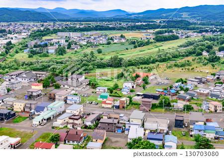 從觀景巖上眺望北海道遠輕町 從觀景巖上眺望北海道遠輕町 130703080