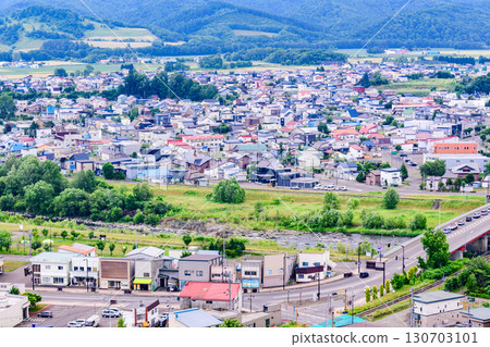 從觀景巖上眺望北海道遠輕町 從觀景巖上眺望北海道遠輕町 130703101