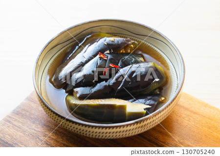 Braised eggplant 130705240