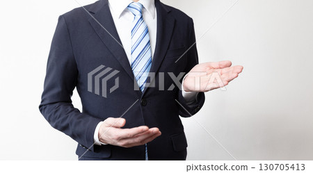 Recommended pose images for businessmen (stock photos) Recommended pose images for businessmen (stock photos) 130705413