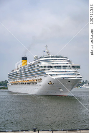 大型客輪進港 130711588