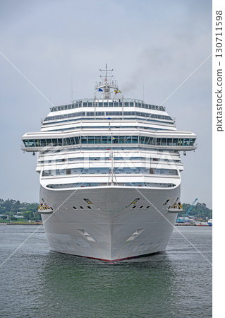 大型客輪進港 130711598