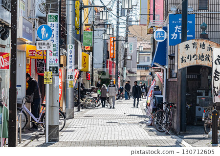 Shibamata, Tokyo: A traditional townscape filled with old-fashioned charm 130712605