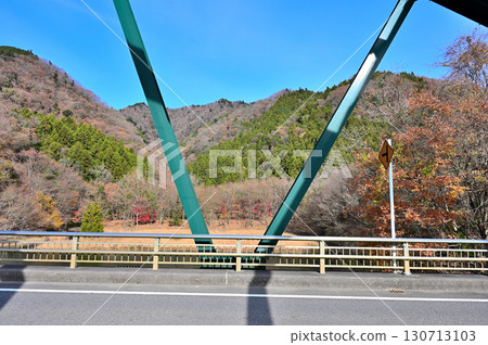Lake Miyagase in autumn, Kiyokawa Village, Kanagawa Prefecture. Mount Butsuga seen from Higashizawa Bridge. 130713103