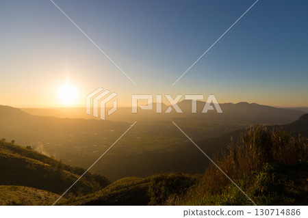Aso sunrise (Aso, Kumamoto Prefecture) Aso sunrise (Aso, Kumamoto Prefecture) 130714886